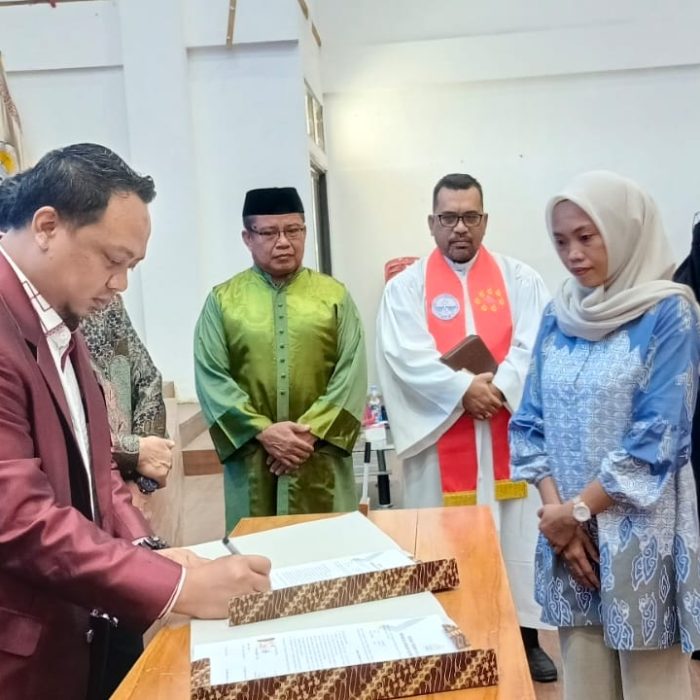 Yudisium FIKES Unsulbar: Momentum Pengambilan Sumpah dan Janji Lulusan di Gedung Theater